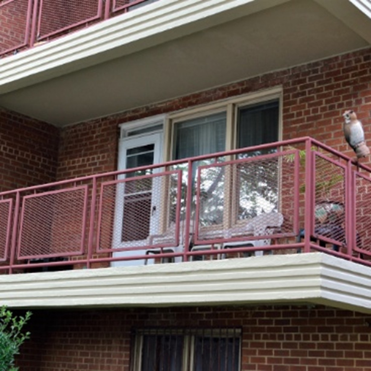 Come proteggere balconi e terrazzi dai piccoli danni prima che peggiorino